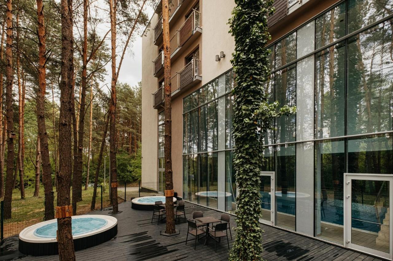 Hotel Uroczysko Cedzyna Exteriör bild