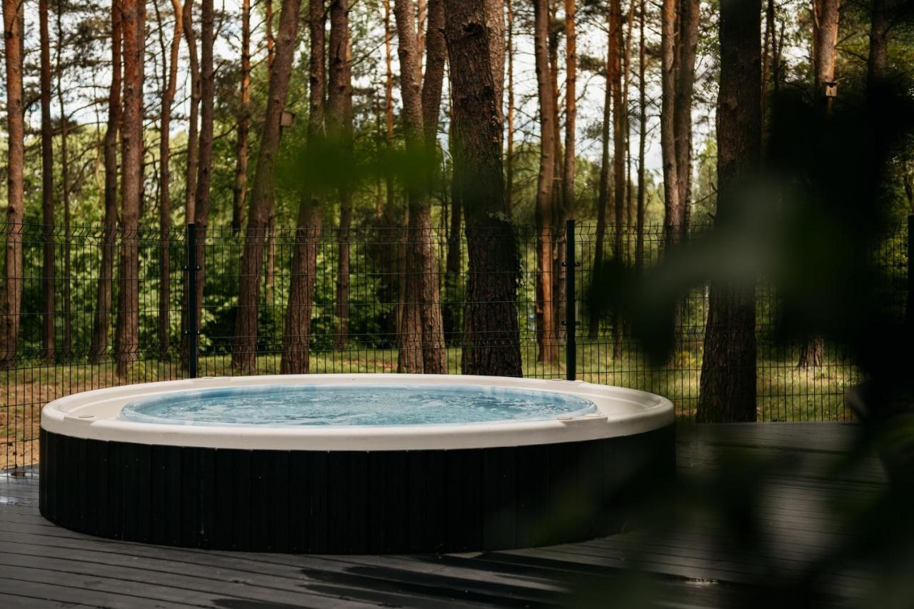 Hotel Uroczysko Cedzyna Exteriör bild
