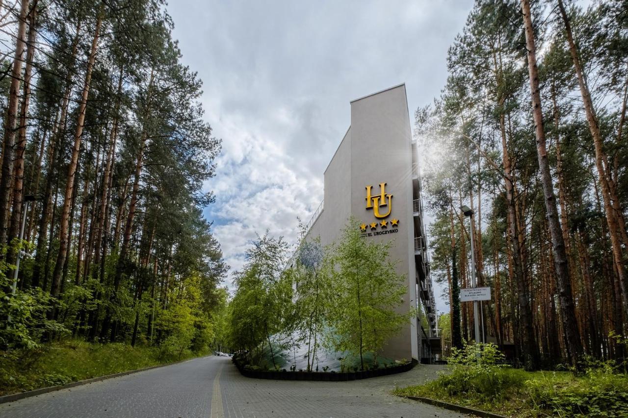 Hotel Uroczysko Cedzyna Exteriör bild